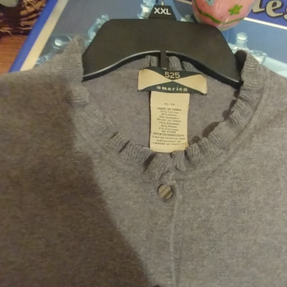 Cardigan small ruffle at neckline - Picture 3 of 6